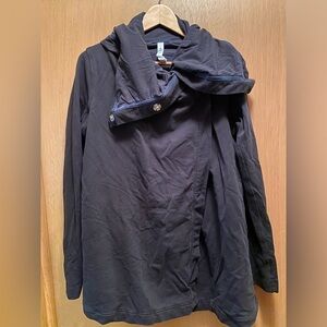 Lululemon black funnel neck wrap size 10